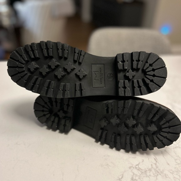 Marc Fisher Ilora Black Leather Ankle Chelsea Boots - Picture 3 of 5